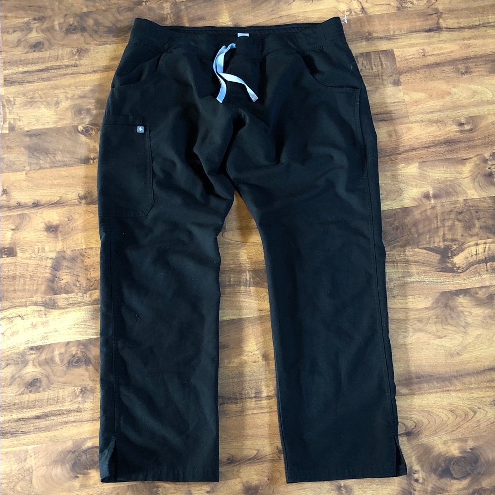 FIGS straight leg scrub pants. Black. Size XL